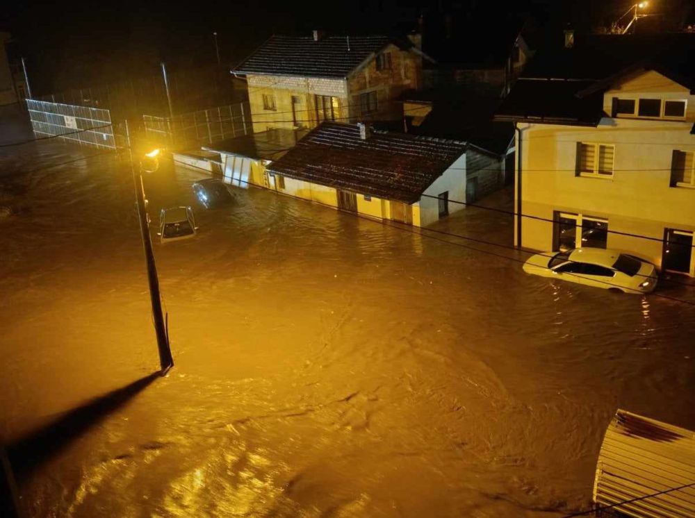 Poplave u više općina u BiH, voda ušla i u kuće, Jablanica "odsječena"