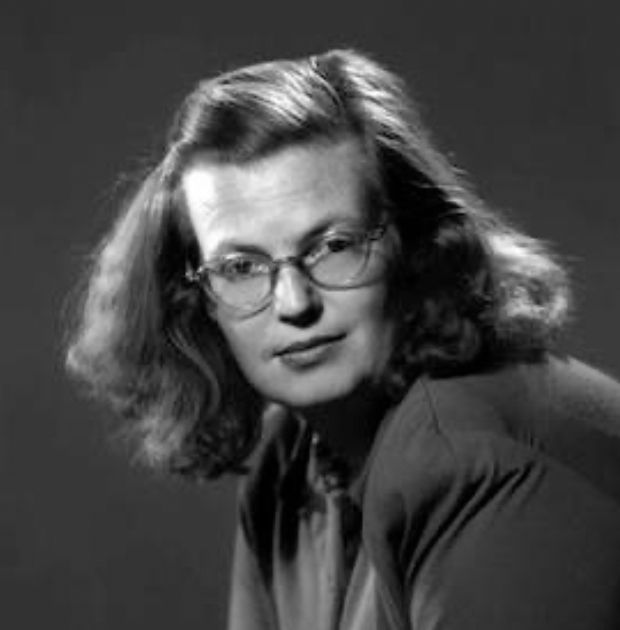 A b/w photo portrait of writer Shirley Jackson, 1940
Photo credit: Erich Hartmann | Magnum Photos
Image source: The New York Times