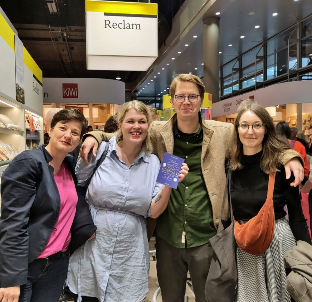 Gruppenfoto am Reclam Stand.