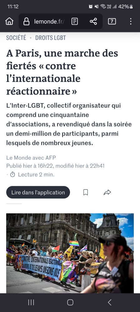Capture d'écran à propos de la marche des fiertés à Paris revendiquant 500 000 participants.
