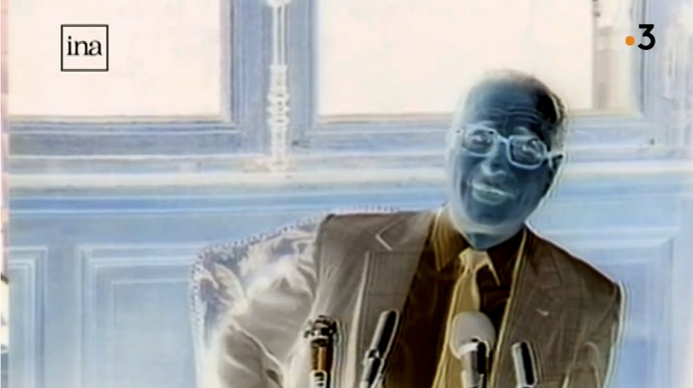 chirac_chauffer_lappareil.png avec les couleurs inversées