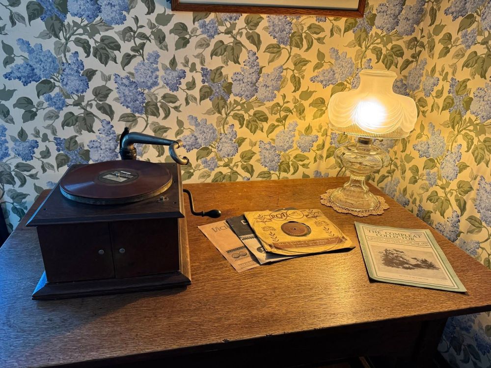 Thanks to Kristen for the photo of the classic record player at the Roosevelt Campobello International Museum in New Brunswick, Canada.

Get involved: subscribe, review, rate, share with your friends, send images!