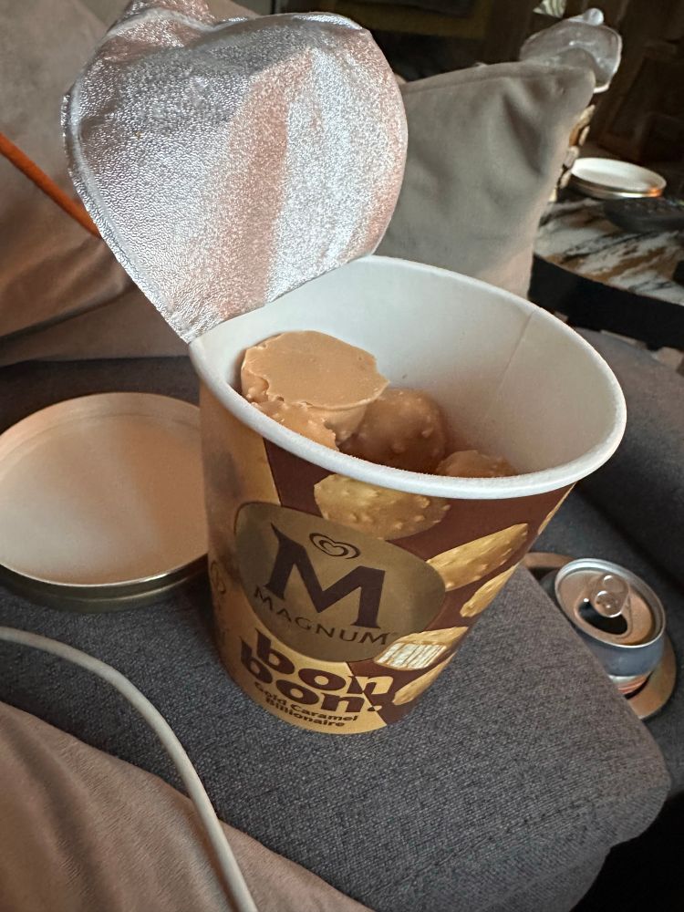 Magnum Bon Bon’s gold caramel billionaire flavour 