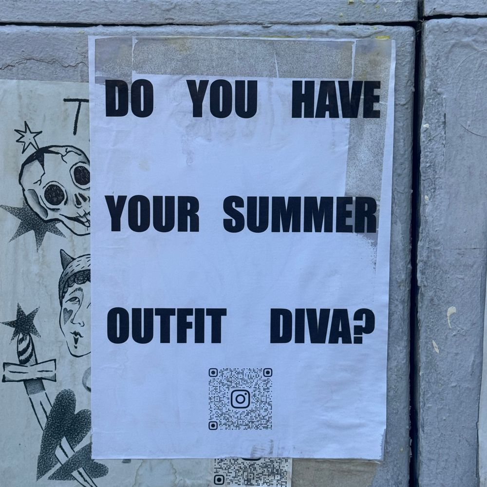 Sign saying ‘do you have your summer outfit diva’