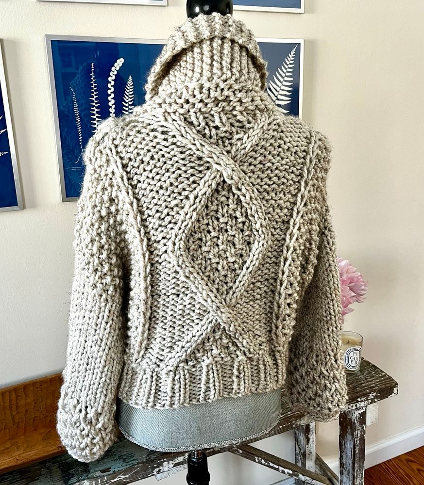 Romcom Cardi knitting pattern on Ravelry and Etsy 
