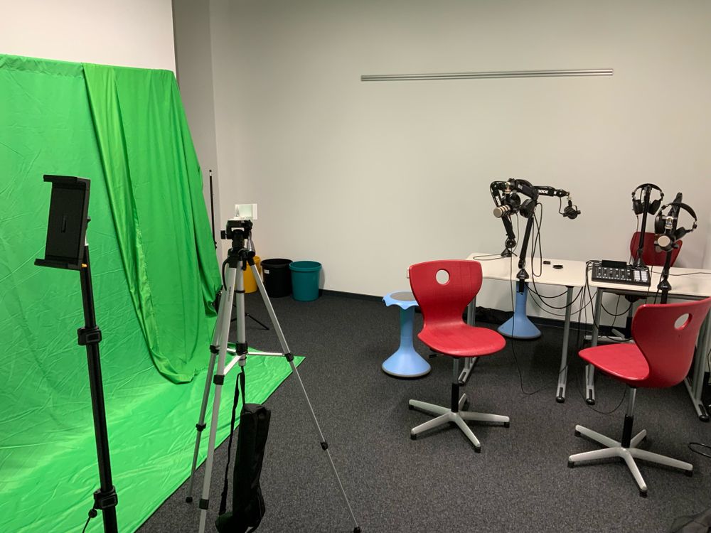 Foto Raum mit Greenscreen und Podcaststudio
