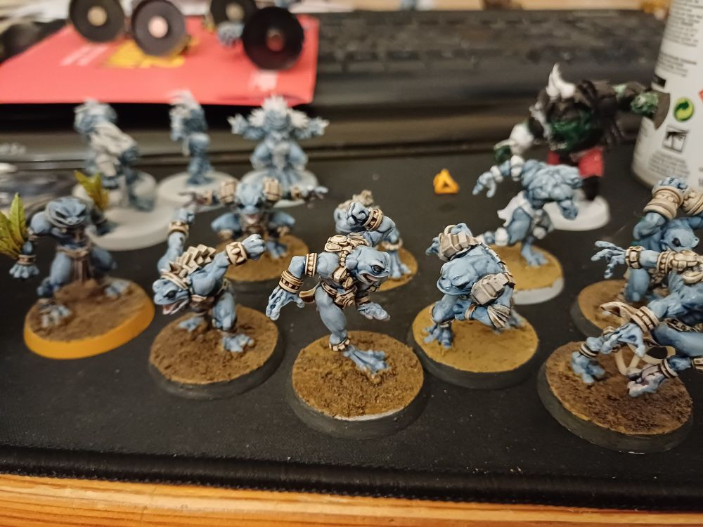 Slann bloodbowl players.