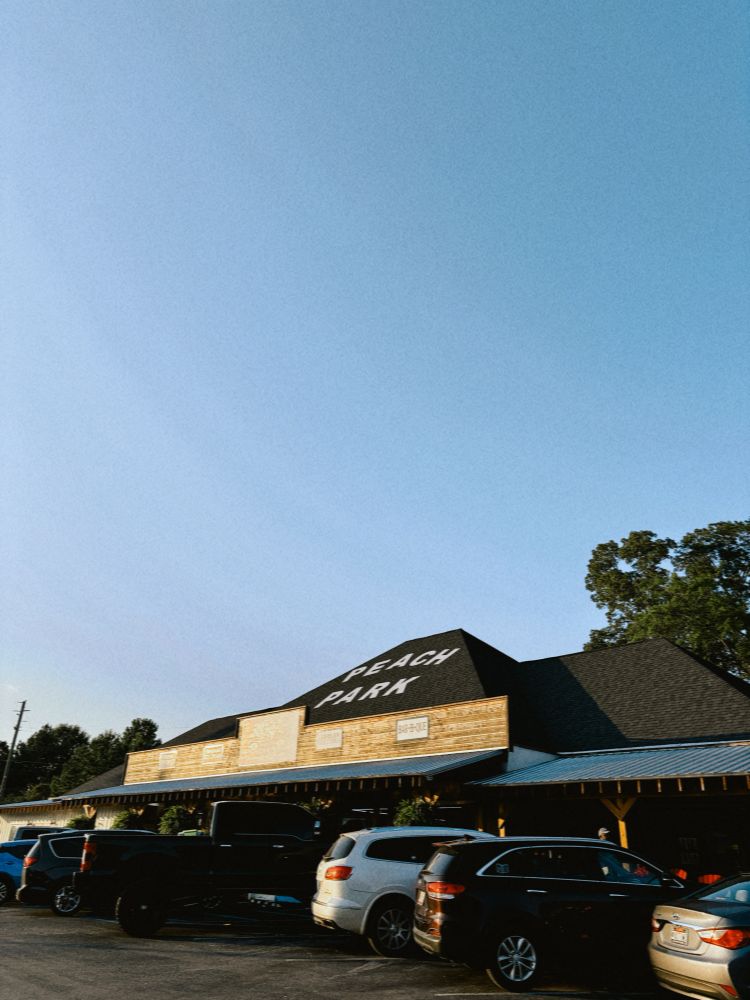 A building that says “Peach Park” on the roof