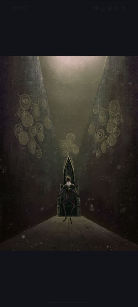 Un hombre está sentado en un sillón extraño. Las paredes del edificio están llenos de engranajes