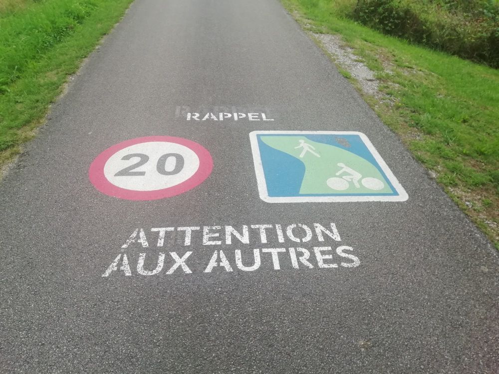 Limitation 20km/h pour les vélos sur la piste cyclable 