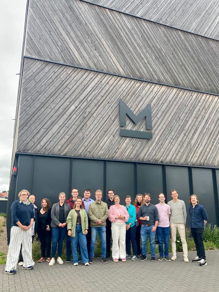 Group picture in front of the Research Depot of the German Maritime Museum.