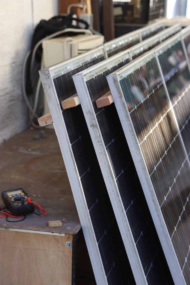 Symbolbild Stapel mit Solarpannels
