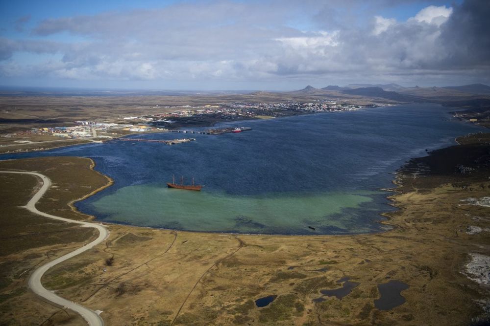 Reino Unido afirma que soberania das Malvinas e de Gibraltar 'não é negociável' após devolução de Chagos