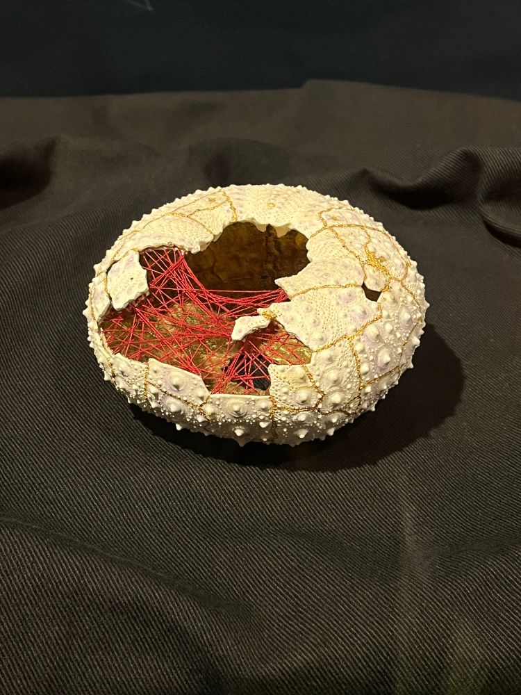 Kintsugi sculpture by Naoko Fukumaru