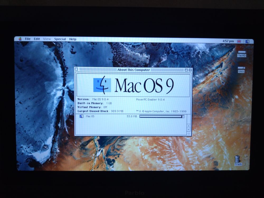 Raspberry Pi 500 running MacOS 9