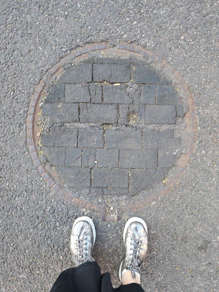 Photo of wood paving blocks still visible on Brooke Road, London N16