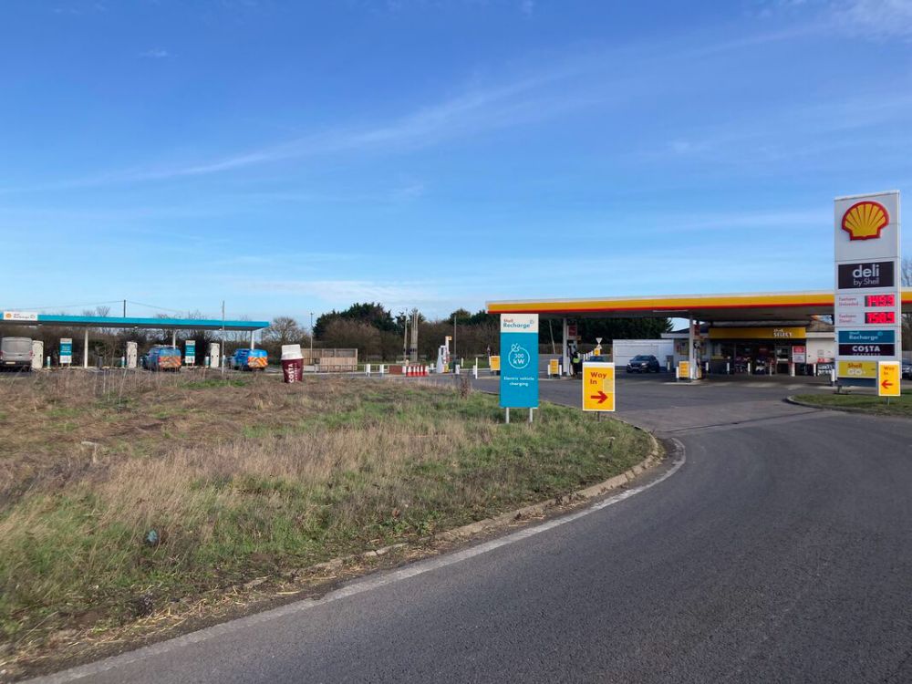 Fenstanton - motorway services