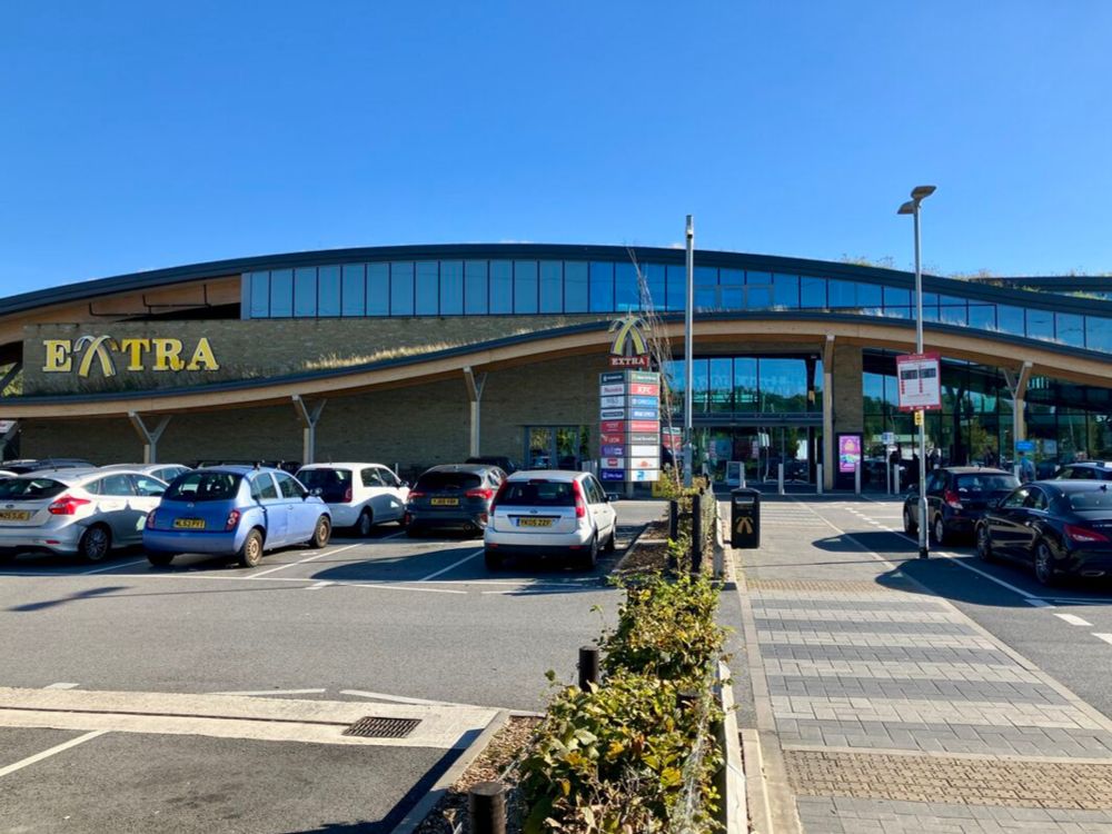 Leeds Skelton Lake - motorway services