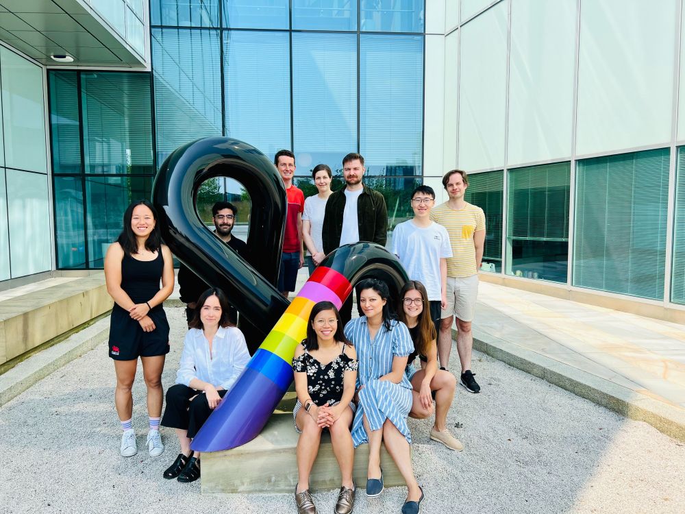 Kelly Nguyen with her research group