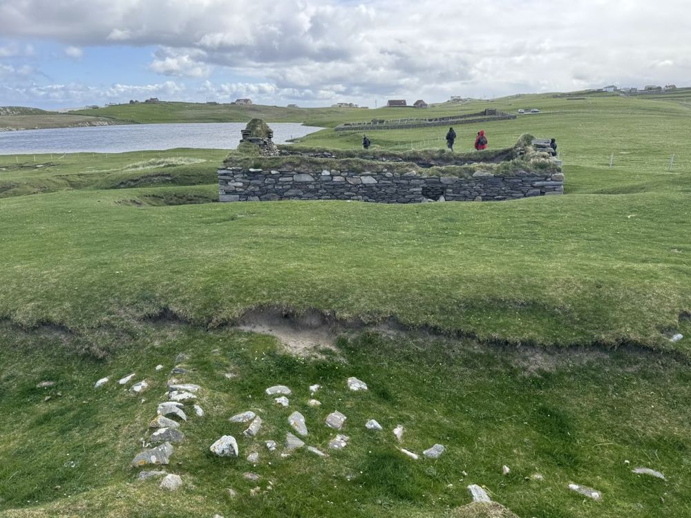 Toft house and enclosure wall in the sand dunes