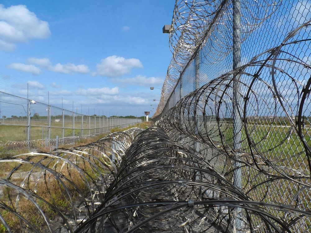 FBI Probes Widespread Drug Smuggling at ICE-Linked New Mexico Prison