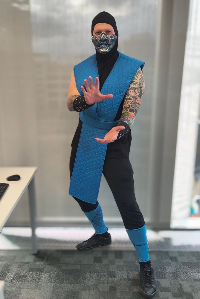Sub-zero costume