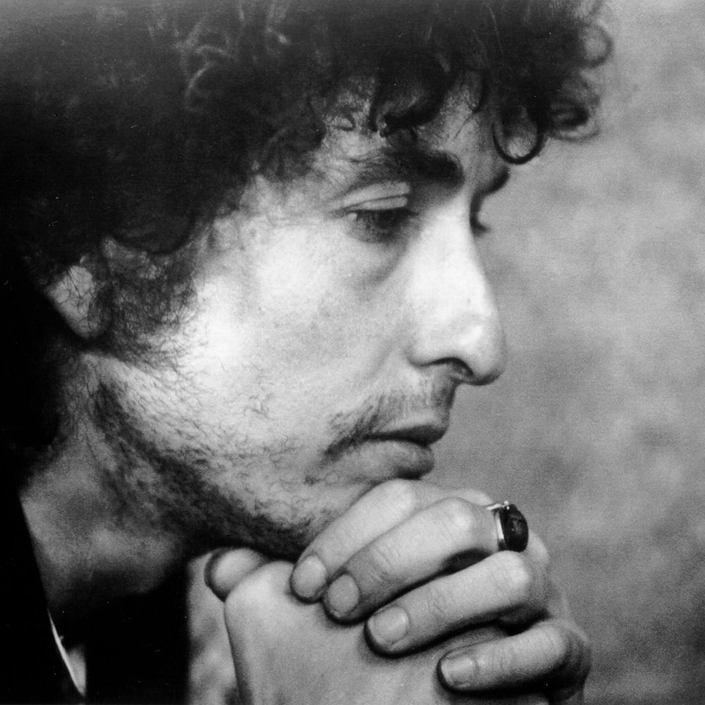 Black and white photo of Bob Dylan from the mid 1970s