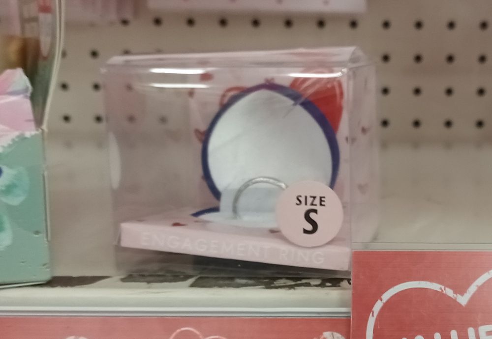 Size S engagement ring 