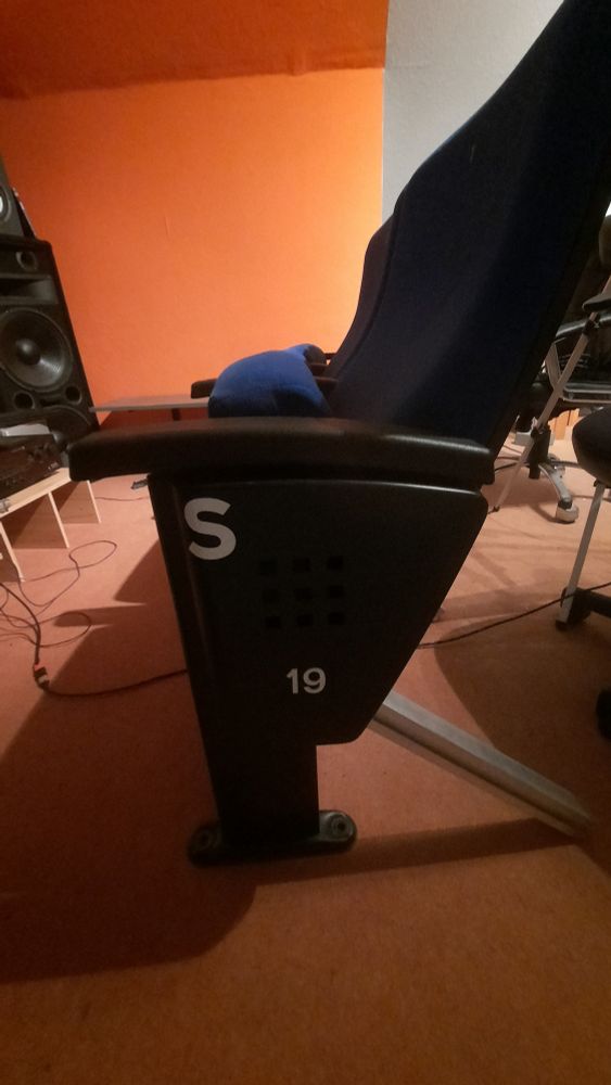 Kinosessel Reihe 19