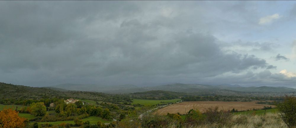 Photo d'un paysage de la ville de Blandas (30), France, altitude 647m