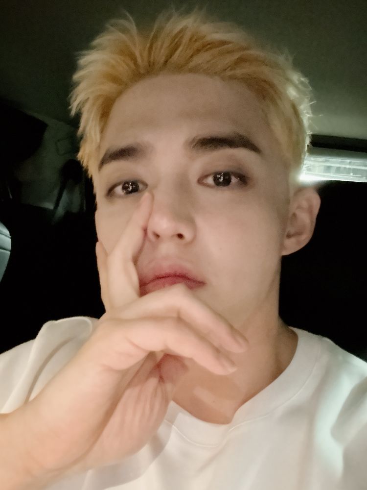 scoups selfie