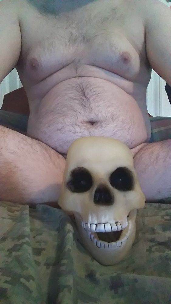 Me fully nude but with a skull covering my genitals