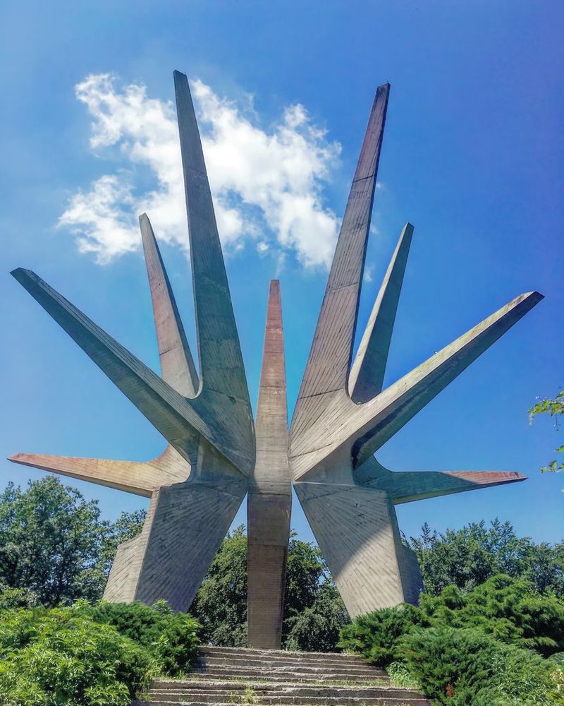 Kosmaj memorial in Serbia honoring the partisans from WWII which sorta resembles the plot device from the previous image.