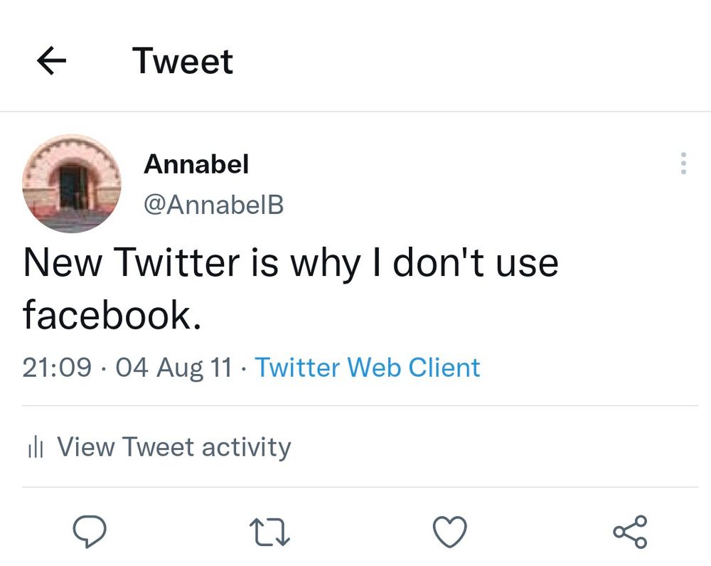 Screenshot: Tweet "New Twitter is why I don't use facebook." 04 Aug 11