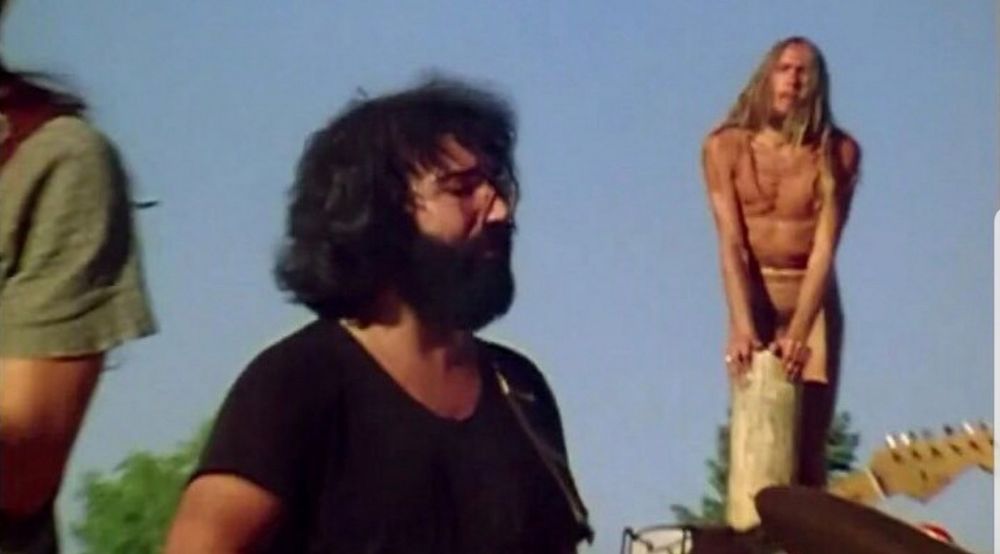 jerry Garcia with Gary Jensen behind him