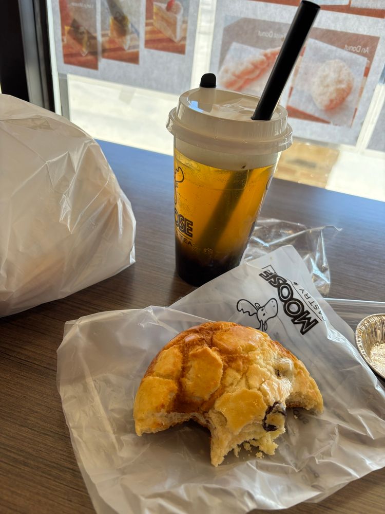  Boba tea and pastry