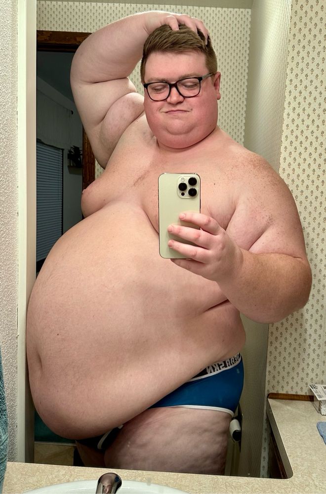 me showing off my fat belly & arms