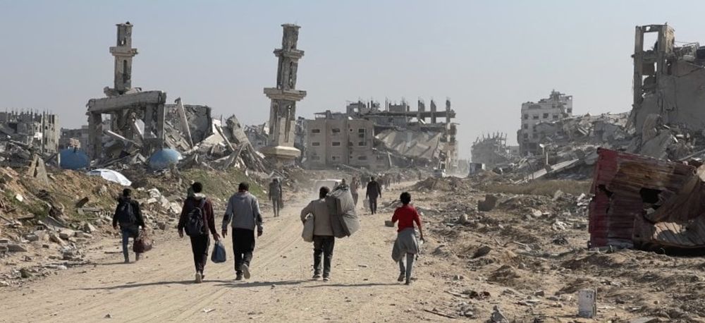 Displacement of Gaza residents in 2025. Copyright Jaber Jehad Badwan. Image is not linked to the letter but is taken from a post about the famine in Gaza by one of the letter's authors https://www.lshtm.ac.uk/research/centres/health-humanitarian-crises-centre/news/465306/famine-and-genocide-gaza-personal-view