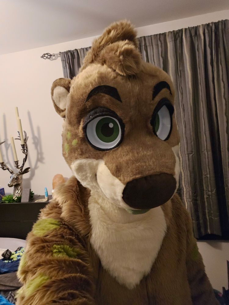 Moss fursuit selfie