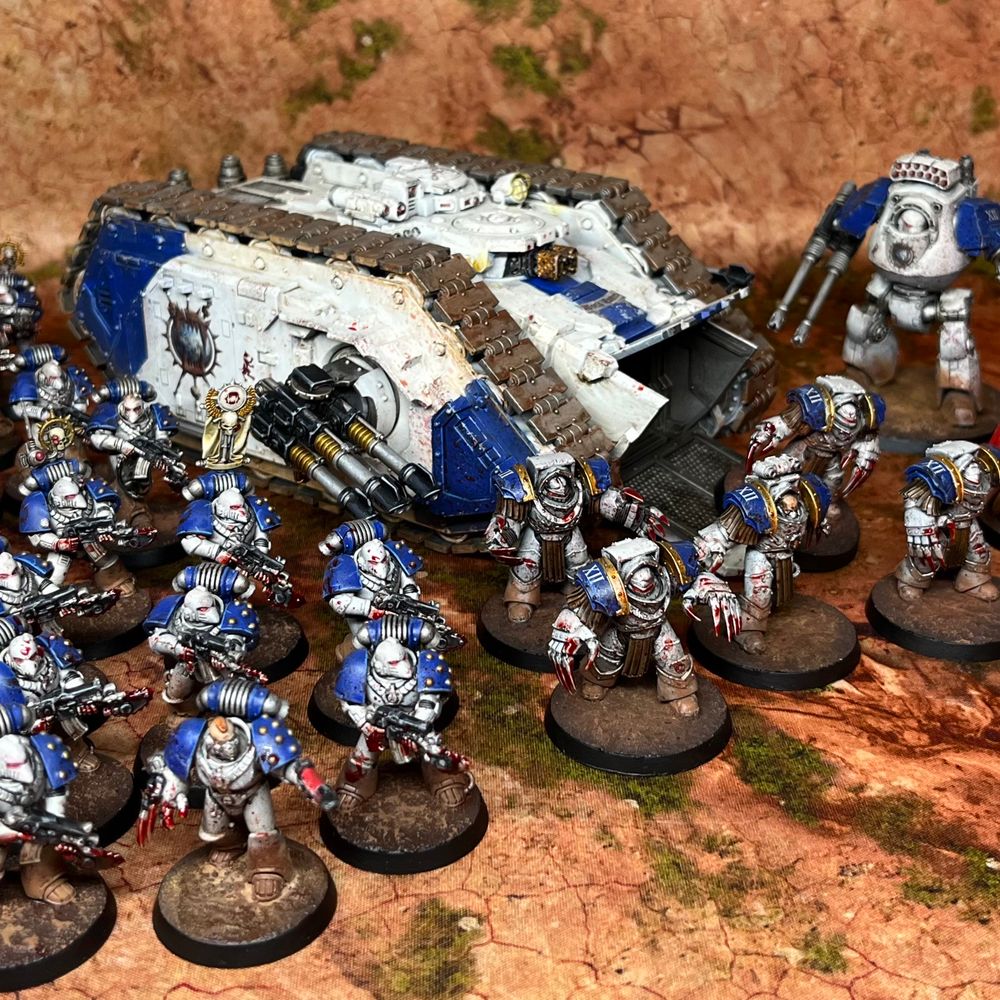 Heresy world eaters in blue and white on a Martian landscape