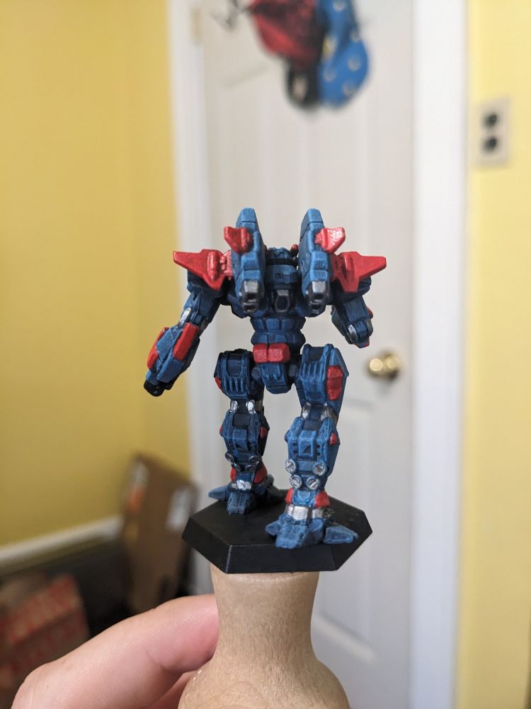 Rear view of the mech. I'm really happy with the wings!