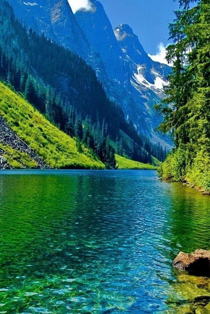 Entre montañas imponentes y aguas cristalinas, este rincón invita a perderse en la tranquilidad de la naturaleza. 🌲💧  
Ideal para quienes buscan desconexión y aventura.  
#EscapadaNatural #Montañas

#QuieroEstarAhi y #QuieroViajar