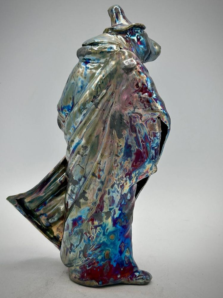 A view of the back of the sculpture 