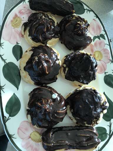 A well-lit photo of Eclairs