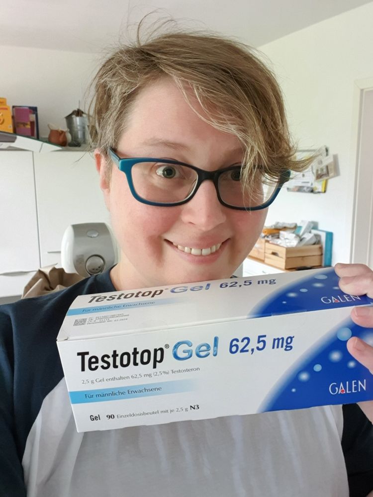 Kai three years ago, holding up a box of testo top gel. Who the fuck is this person because I sure as hell barely recognise this twinkish girl cosplay. 
