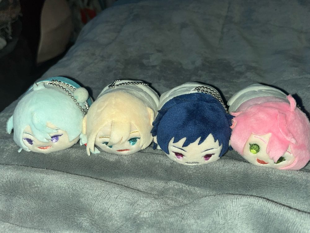 Mochi Mochi Mascot plushies of all four members of Fine: Hibiki Wataru, Tenshouin Eichi, Fushimi Yuzuru, and Himemiya Tori.