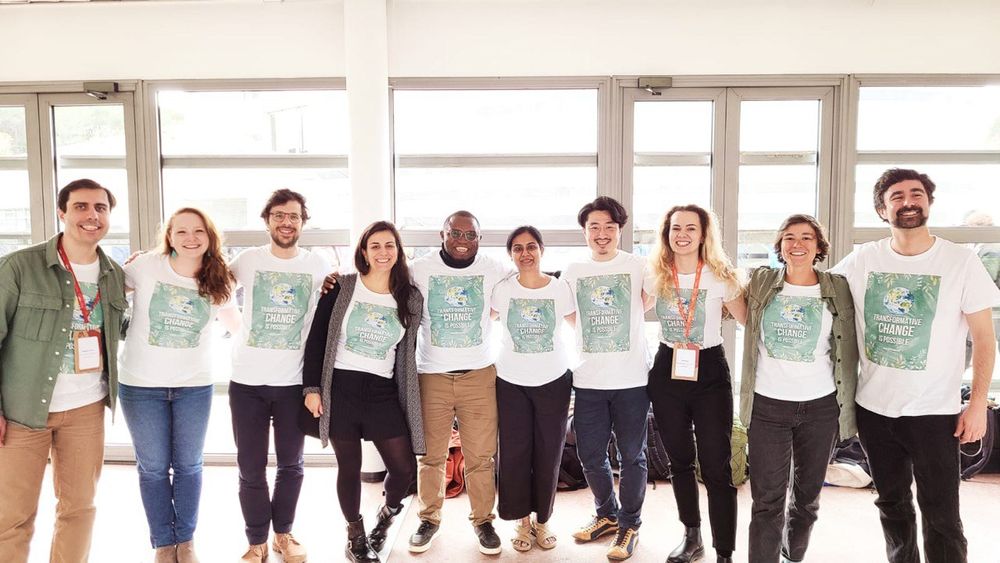 12 jeunes chercheuses et chercheurs ayant été fellows de l'évaluation changements transformateurs de l'IPBES