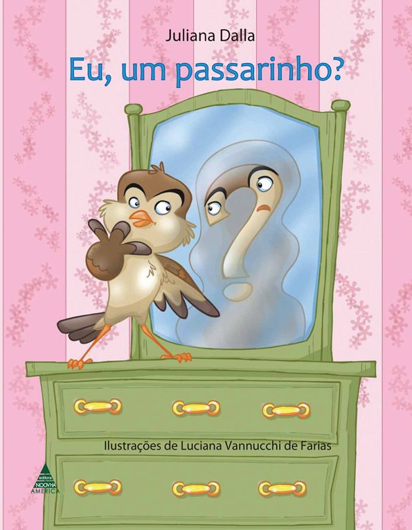 Um passarinho em pé em cima de uma penteadeira, encara desconfiado um espelho. Onde apareceria o seu reflexo, há uma imagem borrada, com um ponto de interrogação no meio.