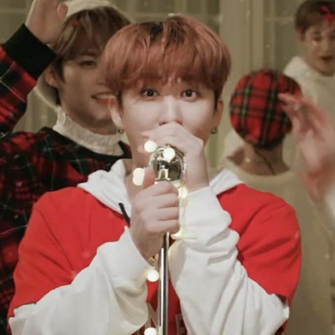 changbin singing christmasly