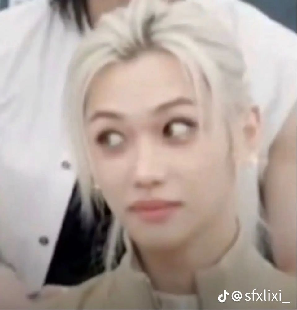 felix side eyeing susly